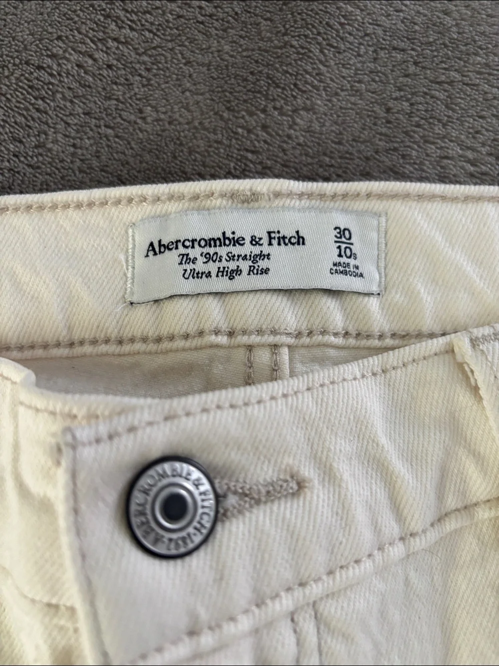 Abercrombie & Fitch The 90’s Straight Ultra High-Rise Off-White Jeans Size 30/10